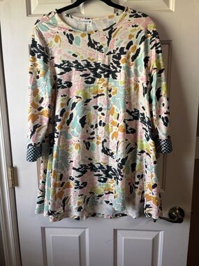 NUGGLES: Tunic Top with Pastel Abstract Print